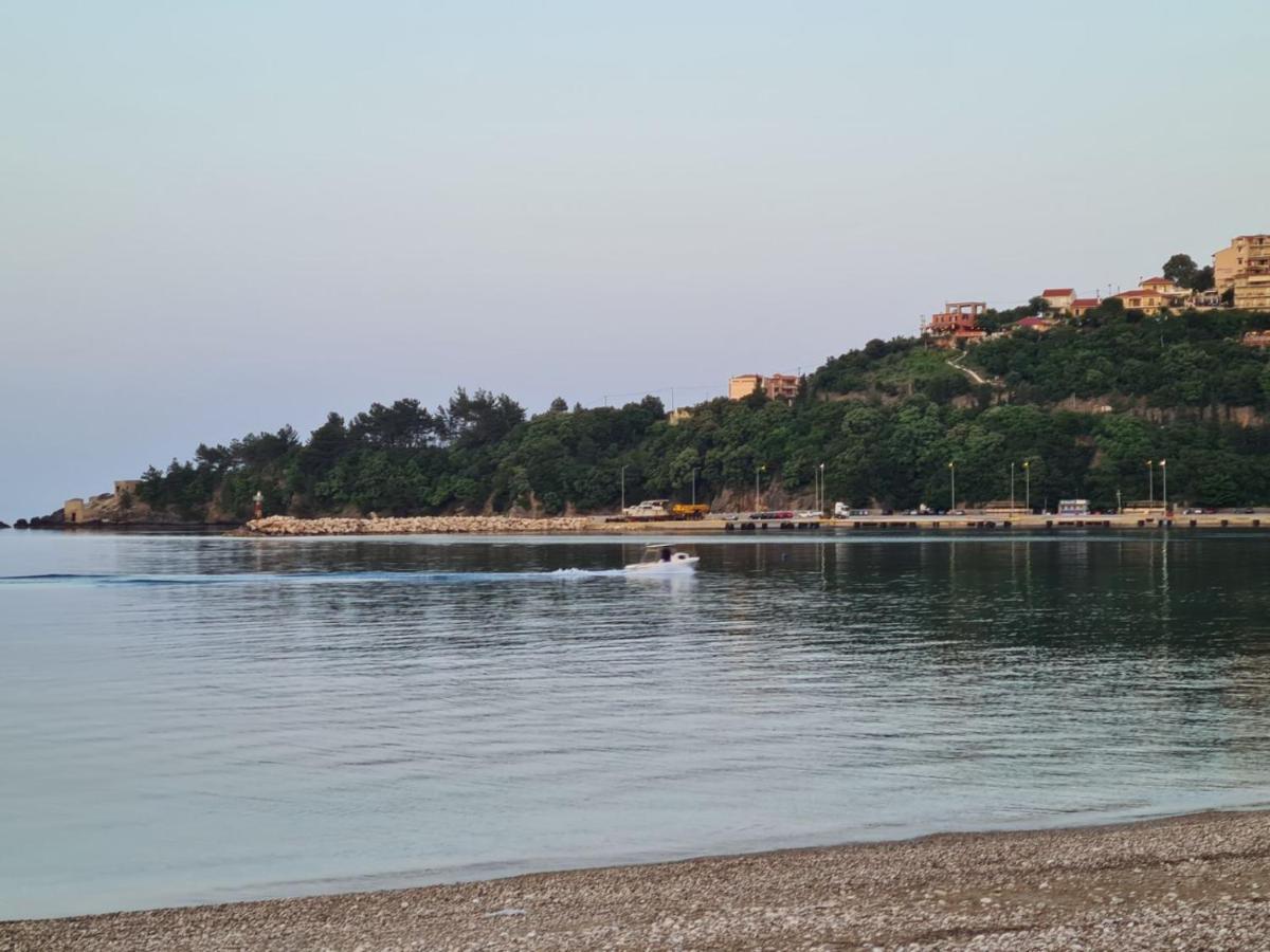Makis Studios & Apartments Poros  Eksteriør bilde