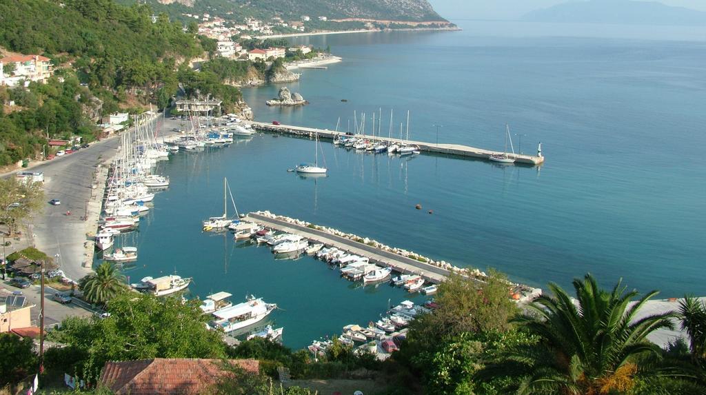 Makis Studios & Apartments Poros  Eksteriør bilde