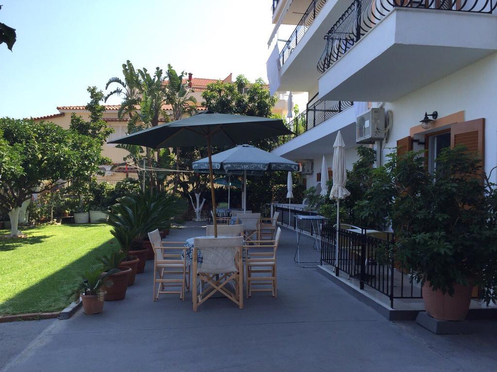 Makis Studios & Apartments Poros  Eksteriør bilde