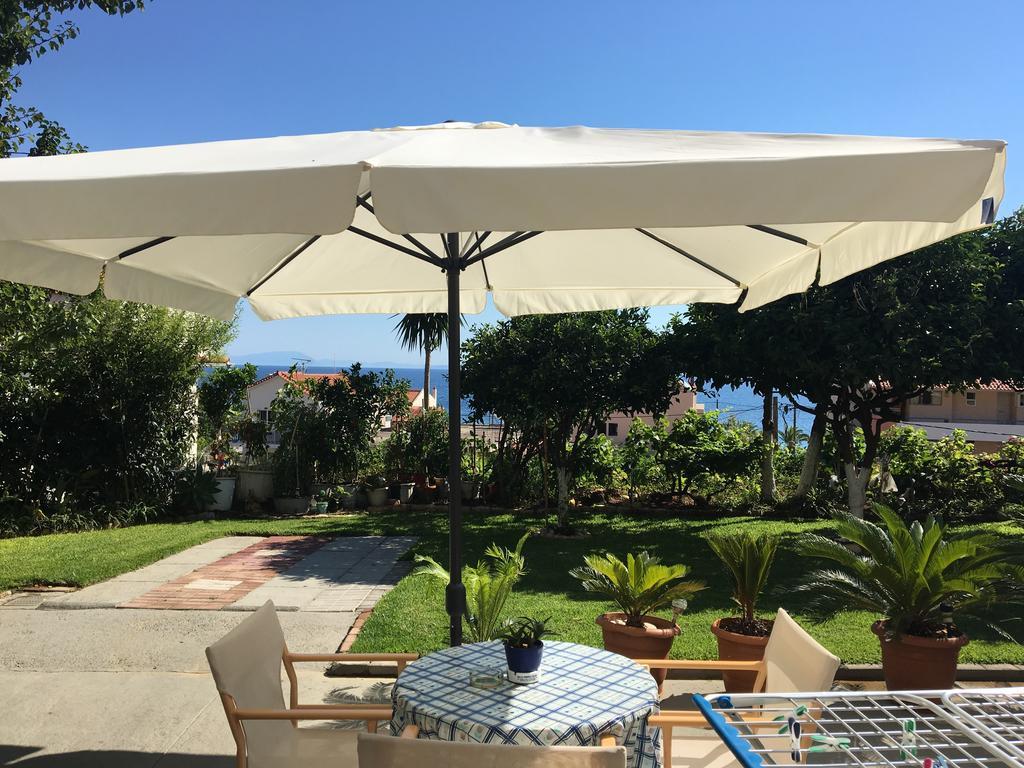 Makis Studios & Apartments Poros  Eksteriør bilde