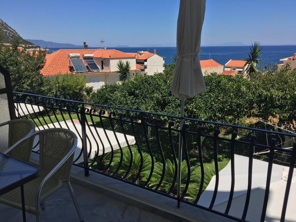 Makis Studios & Apartments Poros  Eksteriør bilde