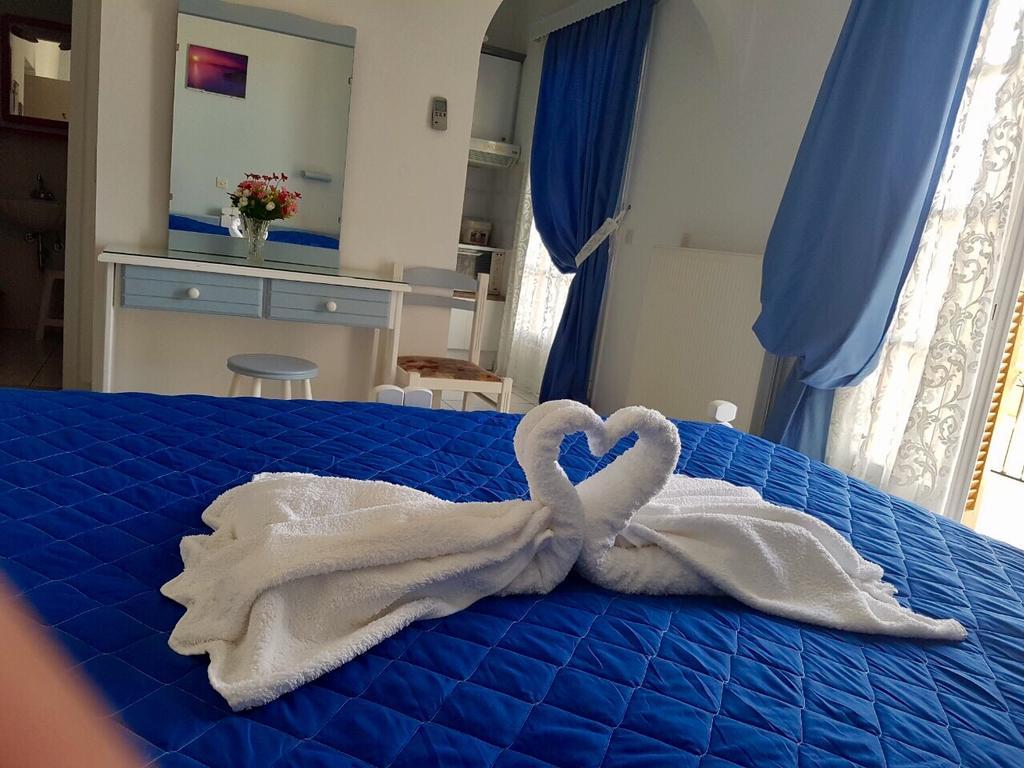 Makis Studios & Apartments Poros  Eksteriør bilde
