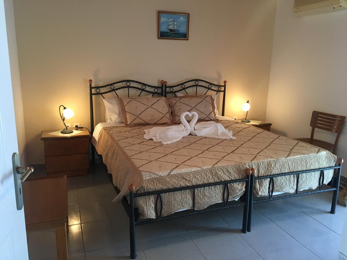 Makis Studios & Apartments Poros  Eksteriør bilde